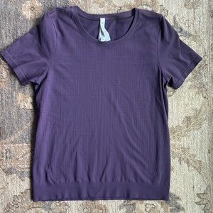 Athleta momentum T-shirt shirt- size Medium - purple - excellent condition